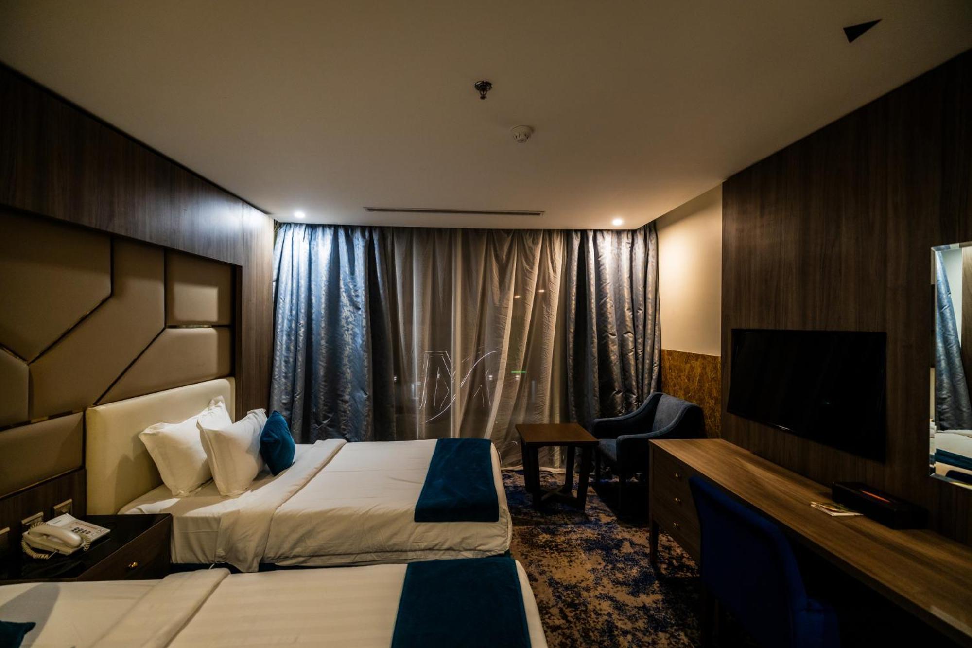 Mora Hotel By Pioneer Джеда Екстериор снимка