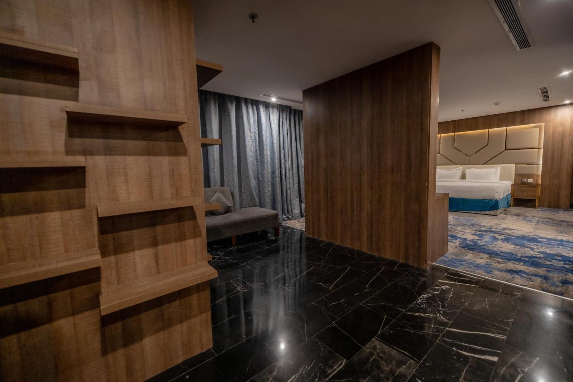 Mora Hotel By Pioneer Джеда Екстериор снимка