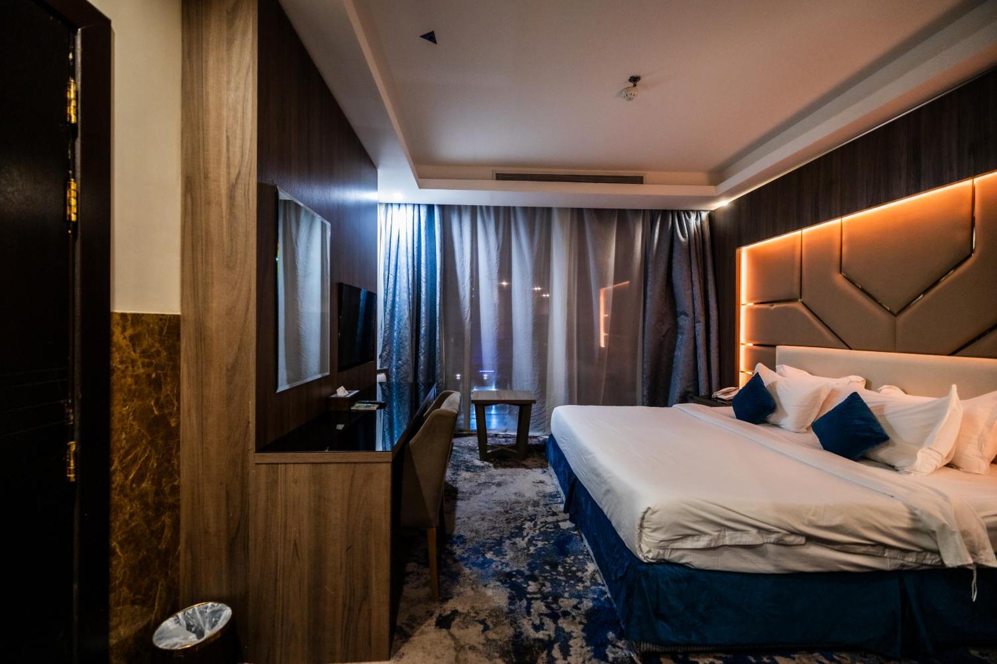 Mora Hotel By Pioneer Джеда Екстериор снимка